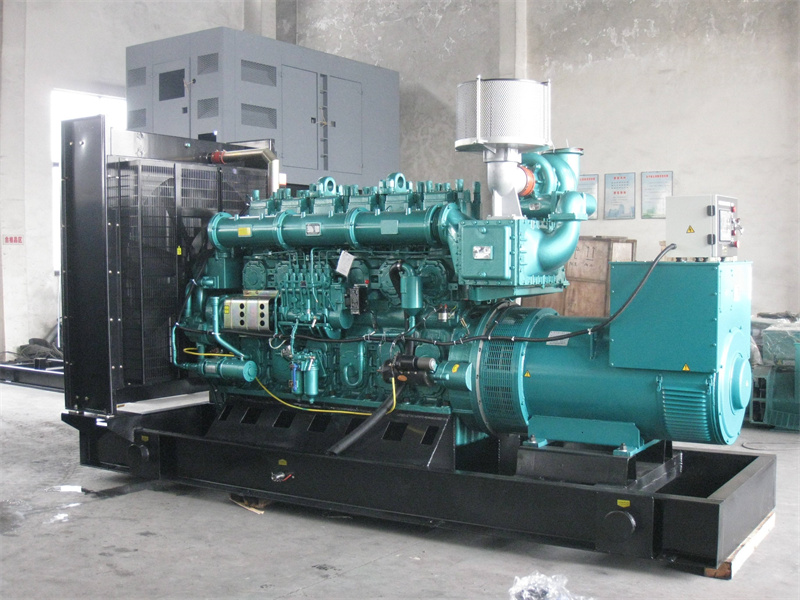 桓台200KW 柴油发电机的油耗是多少？