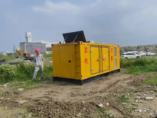 桓台200KW柴油发电机机组每小时的油耗量受哪些因素影响？